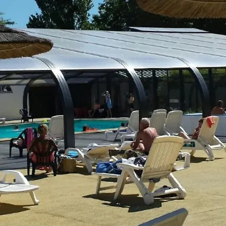 Confort Avec Terrasse Pour 4 Personnes A - Api-1-52-1098 Campsite *